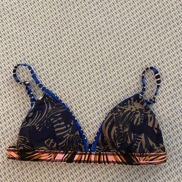 Maaji reversible swimsuit top - Picture 2 of 3